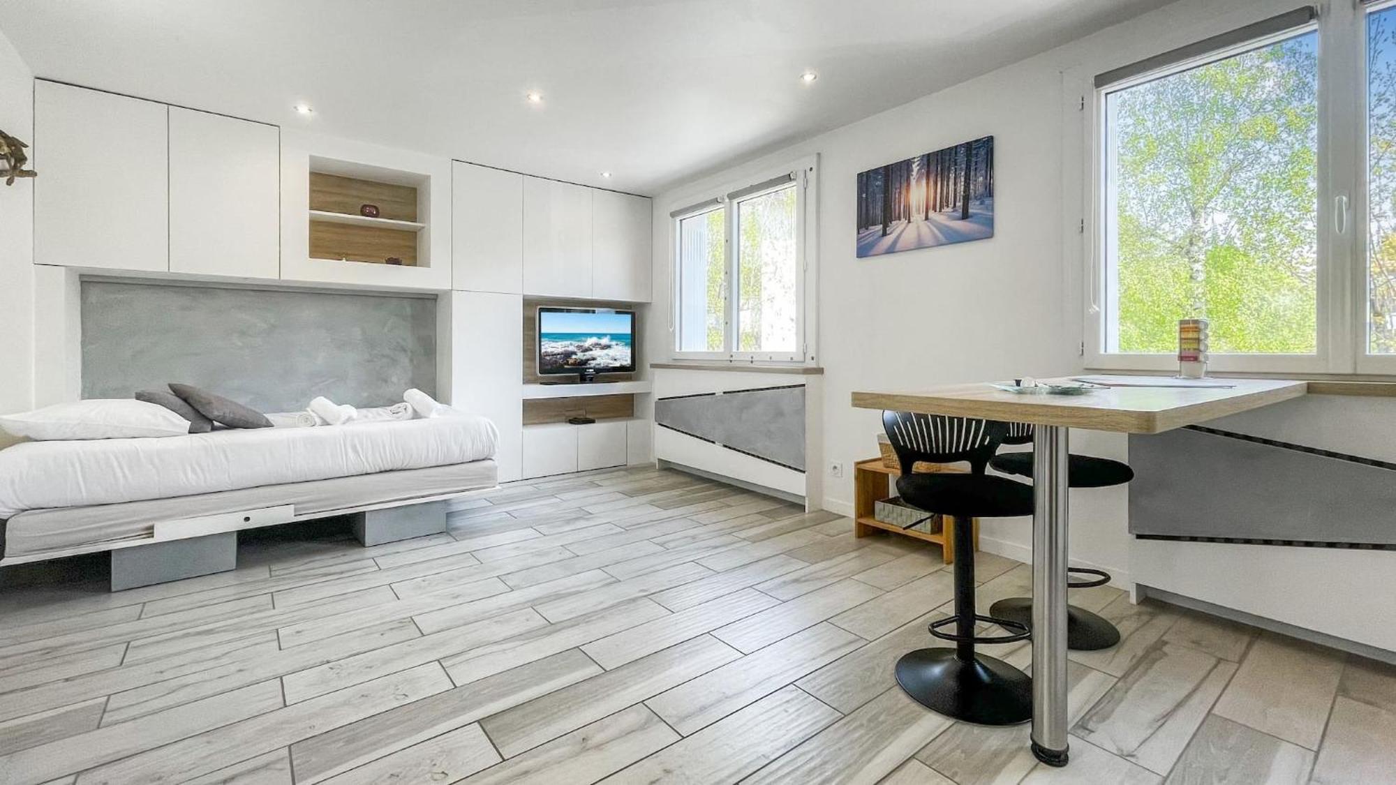Homey Tidy - New / Proche Centre Annecy / Parking Gratuit / Logement Entierement Equipe Экстерьер фото
